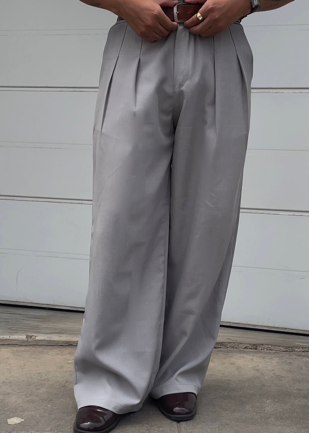Pantalón sastre baggy gris